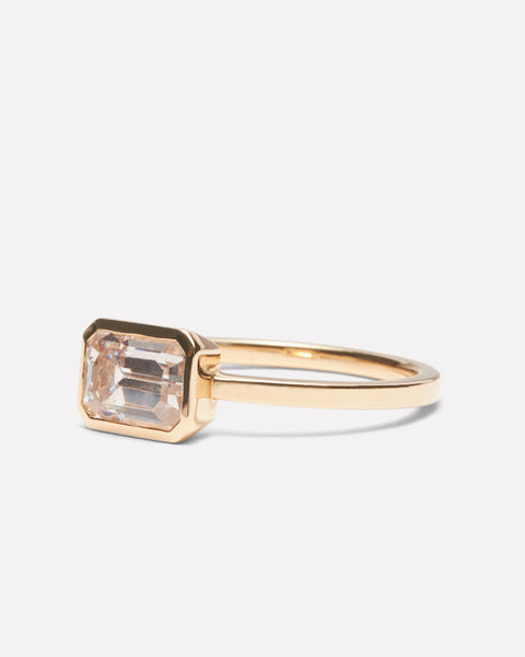 Where to get a custom gold emerald diamond wedding band in Richmond va