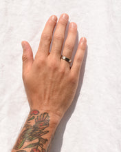 Load image into Gallery viewer, custom men&#39;s wedding ring rva
